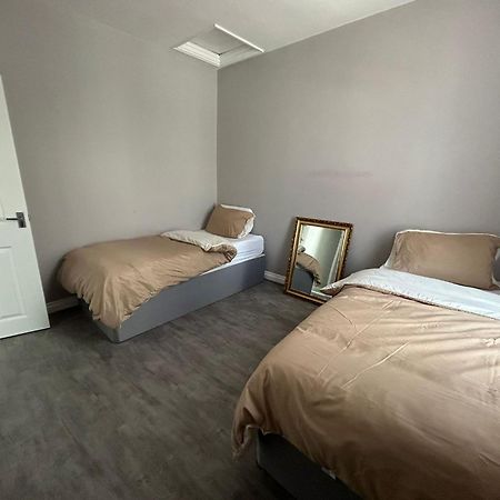 Improved Private House In Central Location بورتسماوث المظهر الخارجي الصورة