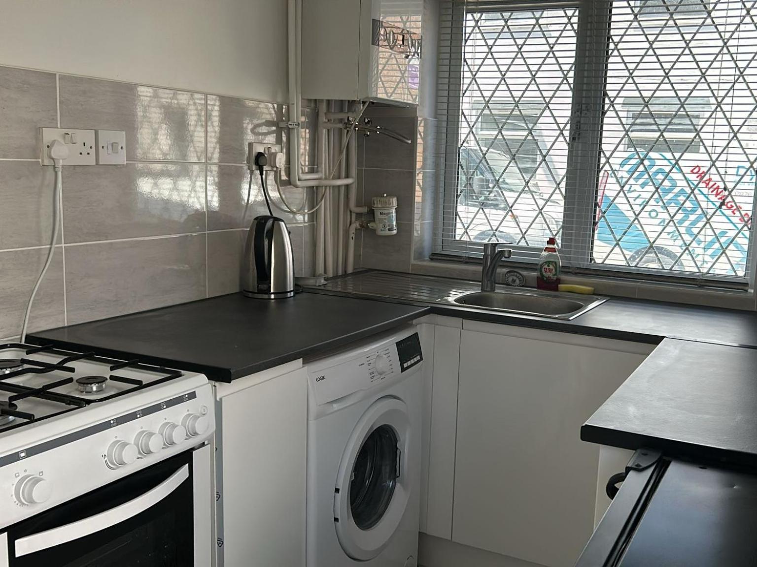 Improved Private House In Central Location بورتسماوث المظهر الخارجي الصورة