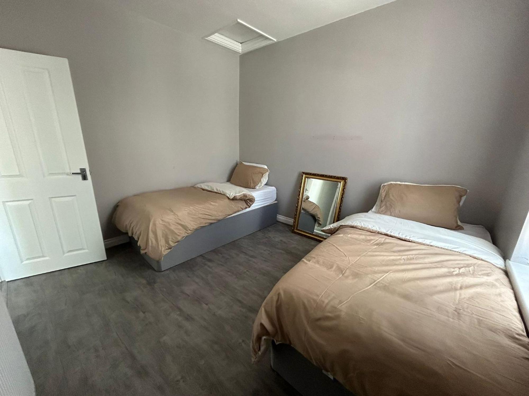 Improved Private House In Central Location بورتسماوث المظهر الخارجي الصورة